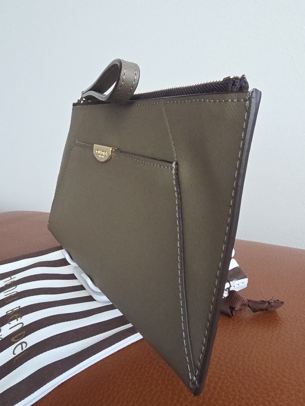 HENRI BENDEL NEW YORK NWOT Taupe Saffiano Wristlet/Clutch with Dust Bag - Picture 8 of 11